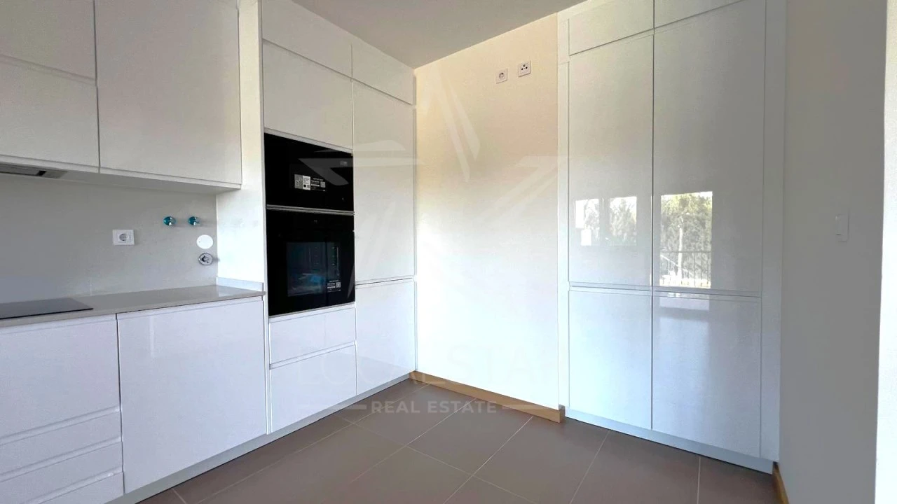 Moradia T3 para Venda em Guia Foto 14