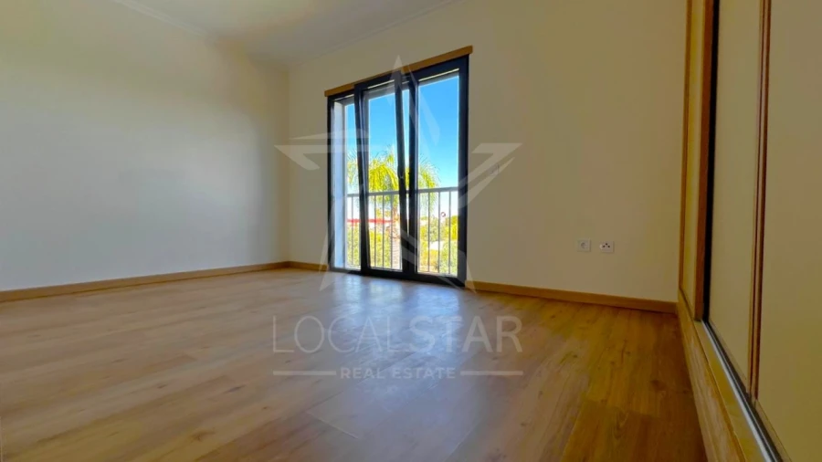 Moradia T3 para Venda em Guia Foto 34