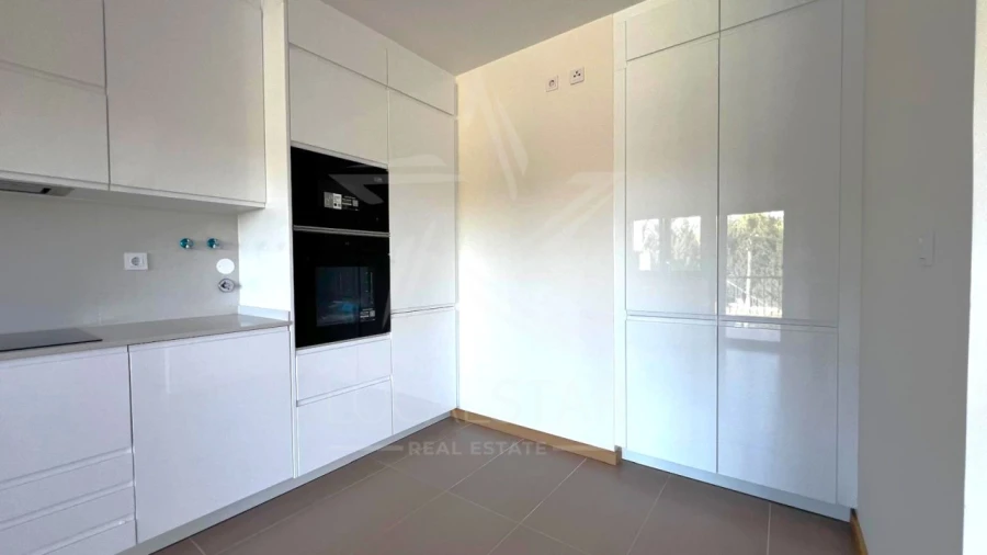 Moradia T3 para Venda em Guia Foto 14