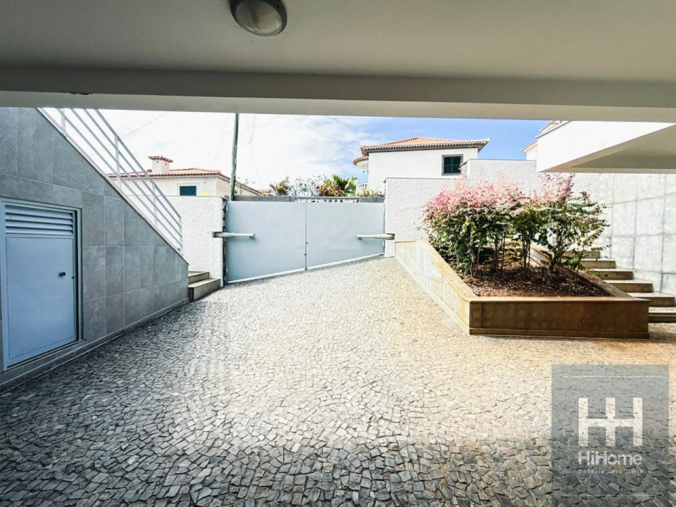 Moradia T4 para Venda em Funchal (Santa Luzia) Foto 40