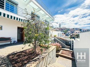 Moradia T4 para Venda em Funchal (Santa Luzia)