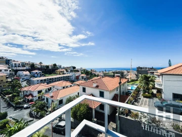 Moradia T4 para Venda em Funchal (Santa Luzia)