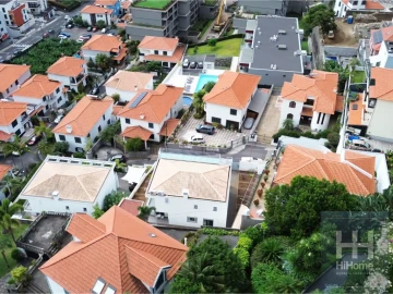 Moradia T4 para Venda em Funchal (Santa Luzia)
