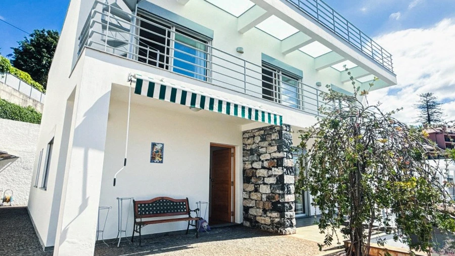 Moradia T4 para Venda em Funchal (Santa Luzia)