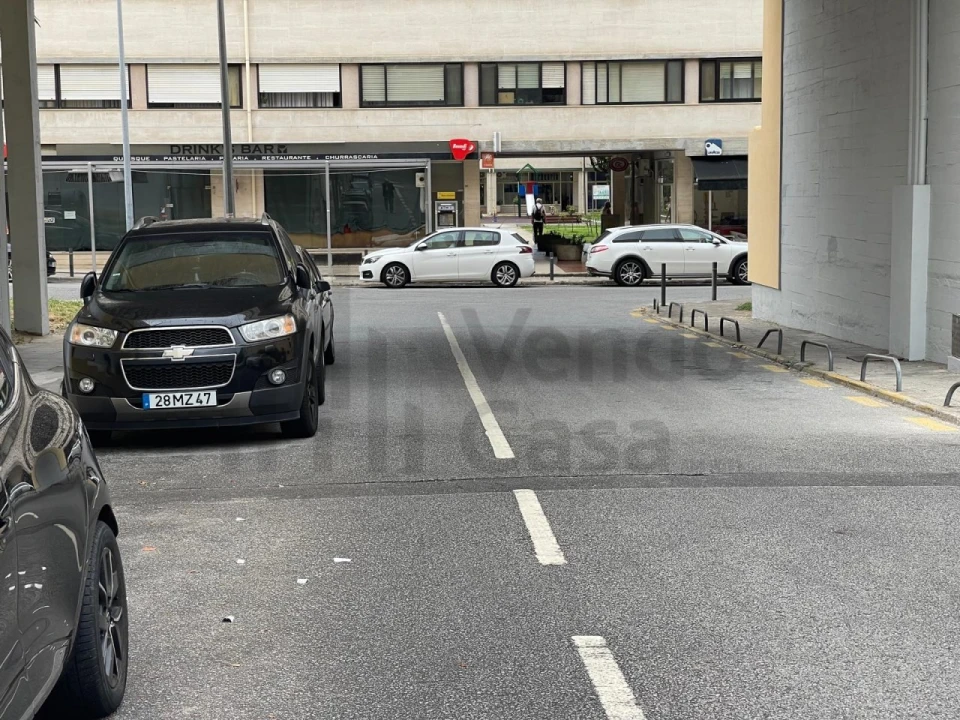 Loja para Venda em Braga (Maximinos, Sé e Cividade) Foto 2