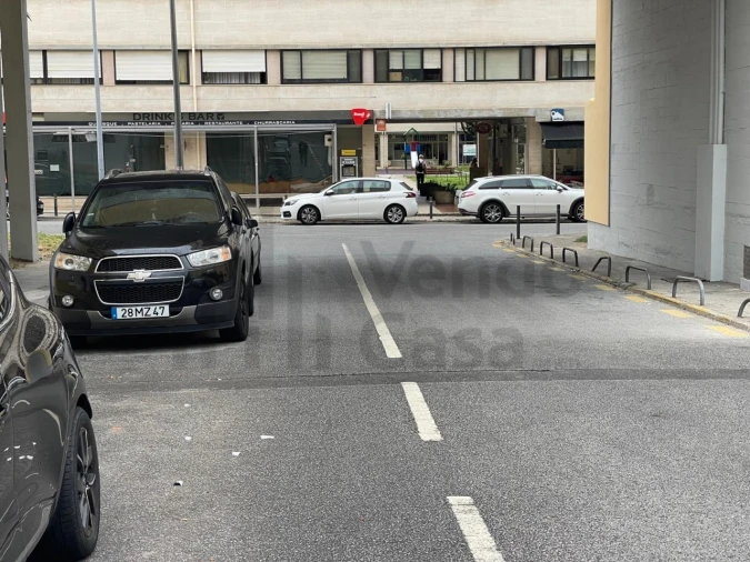 Loja para Venda em Braga (Maximinos, Sé e Cividade) Foto 2