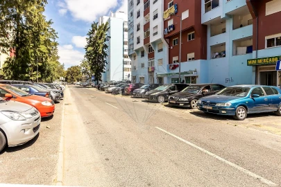 Loja para Venda em Algueirão-Mem Martins