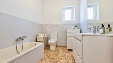 Apartamento T2 para Venda em São João da Ribeira e Ribeira de São João