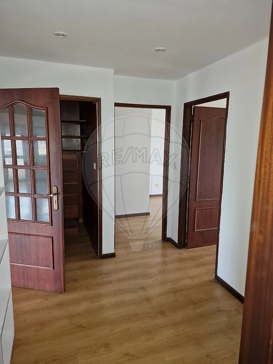 Apartamento T3 para Venda em Vilar de Andorinho Foto 10
