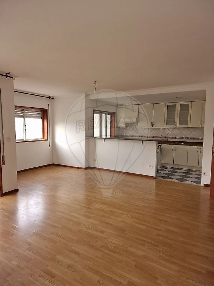 Apartamento T3 para Venda em Vilar de Andorinho Foto 12