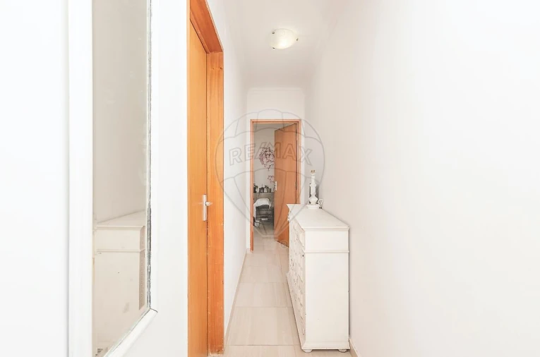 Apartamento T2 para Venda em Odivelas Foto 6
