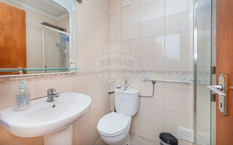 Apartamento T2 para Venda em Odivelas Foto 13