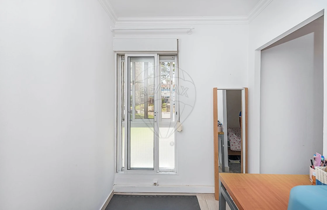 Apartamento T2 para Venda em Odivelas Foto 12
