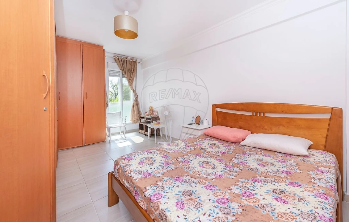 Apartamento T2 para Venda em Odivelas Foto 4