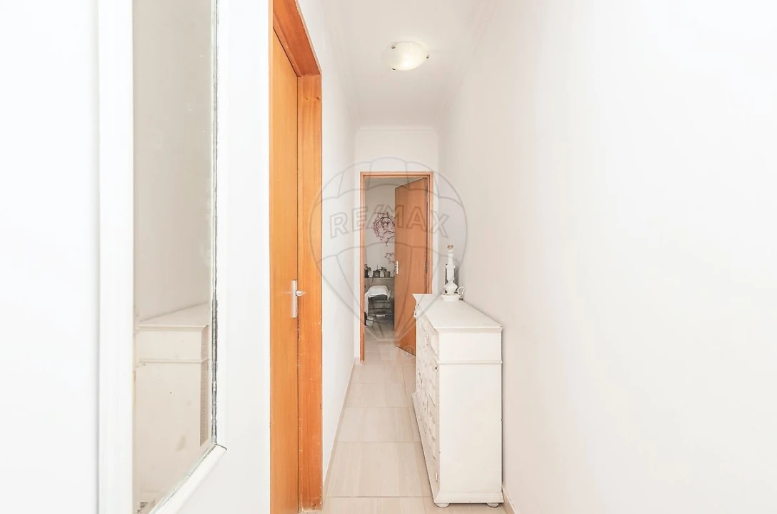Apartamento T2 para Venda em Odivelas Foto 6