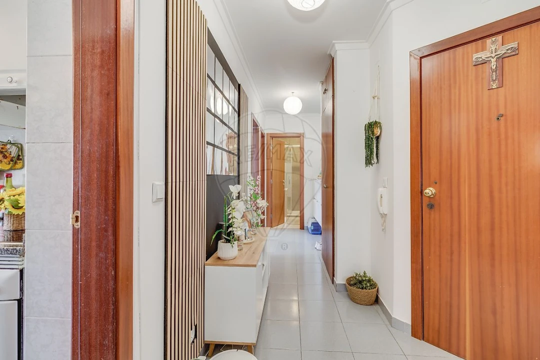 Apartamento T2 para Venda em Vialonga Foto 3