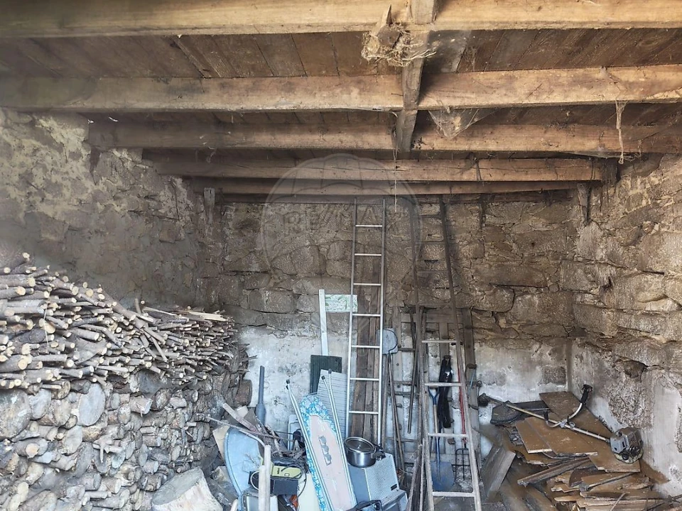 Moradia para Venda em Roge Foto 3