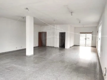 Loja para Arrendamento em Vila Chã, Codal e Vila Cova de Perrinho