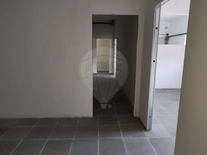 Loja para Arrendamento em Vila Chã, Codal e Vila Cova de Perrinho Foto 13