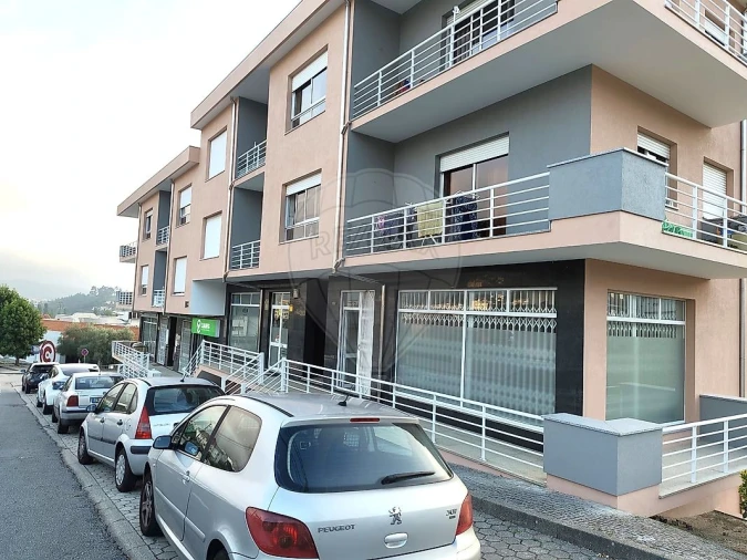 Loja para Arrendamento em Vila Chã, Codal e Vila Cova de Perrinho Foto 4
