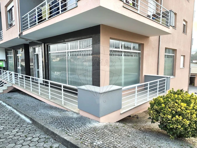 Loja para Arrendamento em Vila Chã, Codal e Vila Cova de Perrinho Foto 7