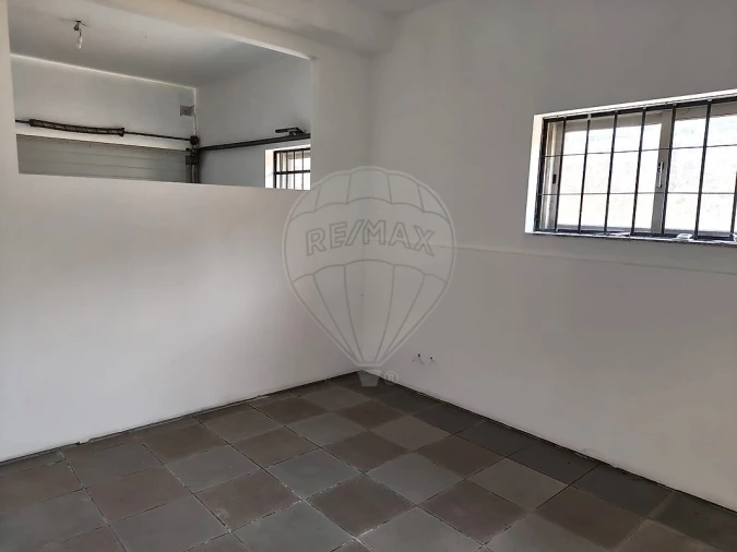 Loja para Arrendamento em Vila Chã, Codal e Vila Cova de Perrinho Foto 14