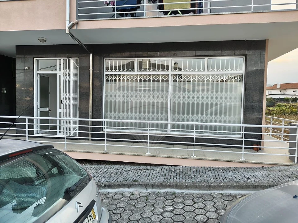 Loja para Arrendamento em Vila Chã, Codal e Vila Cova de Perrinho Foto 8