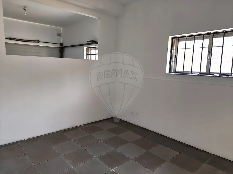 Loja para Arrendamento em Vila Chã, Codal e Vila Cova de Perrinho Foto 14