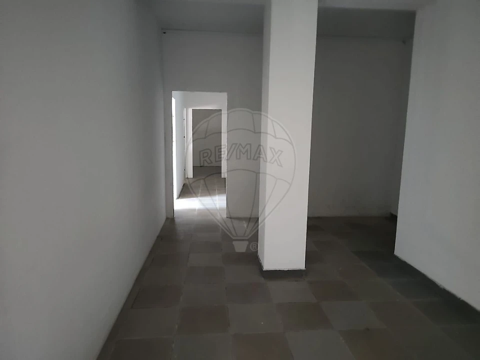 Loja para Arrendamento em Vila Chã, Codal e Vila Cova de Perrinho Foto 11