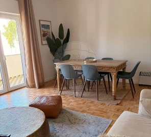 Apartamento T3 para Arrendamento em Carcavelos e Parede