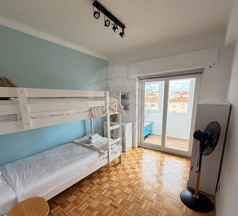 Apartamento T3 para Arrendamento em Carcavelos e Parede Foto 4
