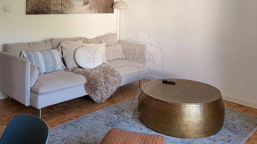 Apartamento T3 para Arrendamento em Carcavelos e Parede