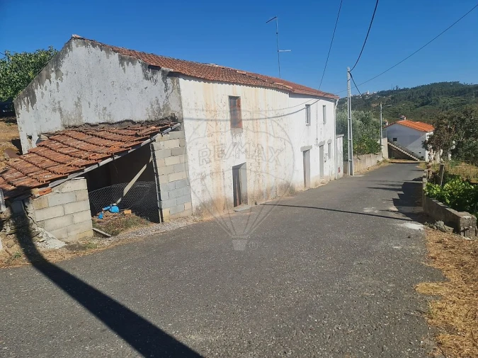 Moradia T3 para Venda em Cardigos Foto 2