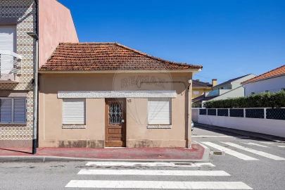 Moradia T2 para Venda em Arcozelo