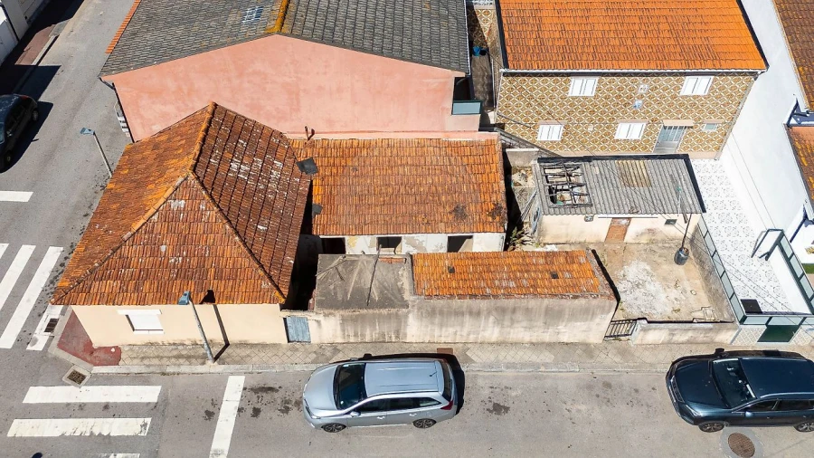 Moradia T2 para Venda em Arcozelo Foto 3