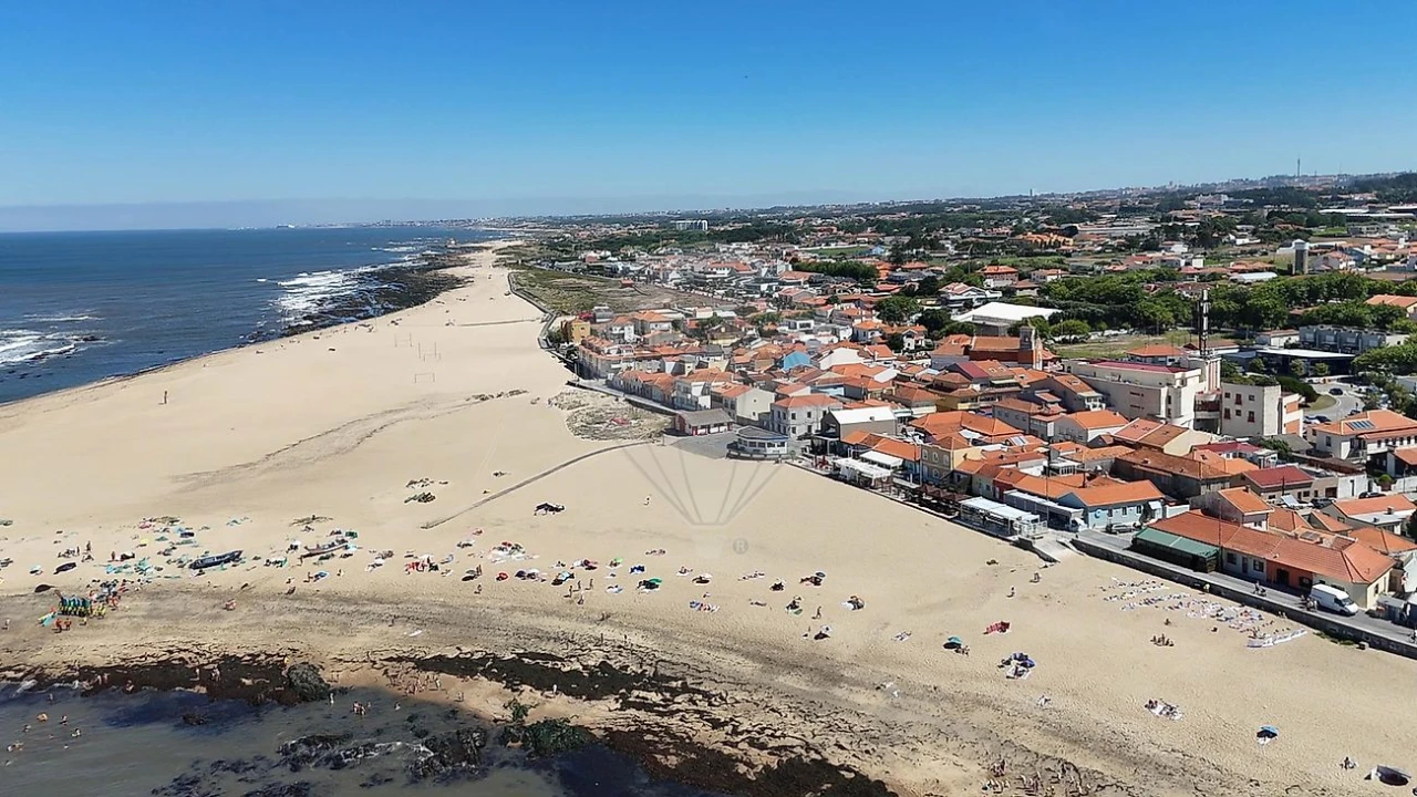 Moradia T2 para Venda em Arcozelo Foto 17