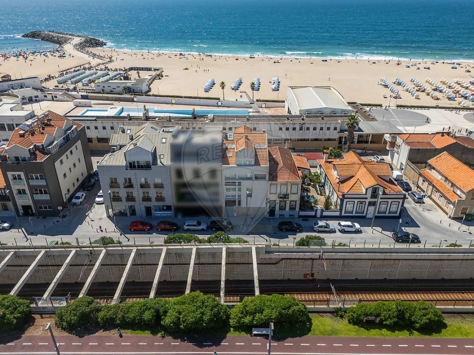 Moradia T3 para Venda em Espinho Foto 38