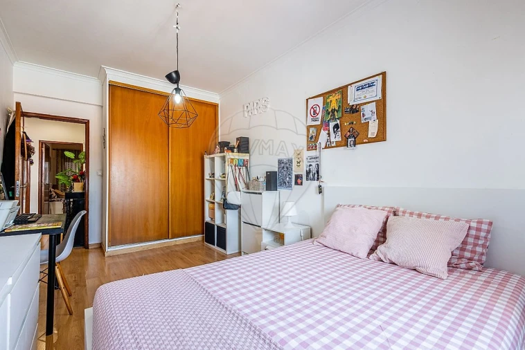 Apartamento T2 para Venda em Odivelas Foto 13