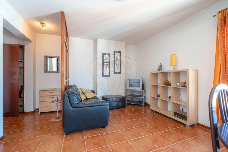 Apartamento T4 para Venda em Santo Antonio dos Olivais Foto 7