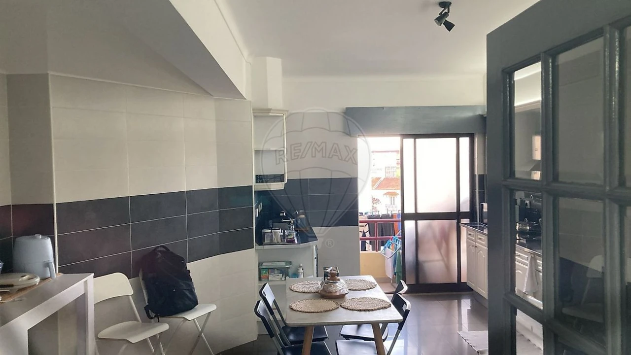 Apartamento T3 para Arrendamento em São João Baptista Foto 3