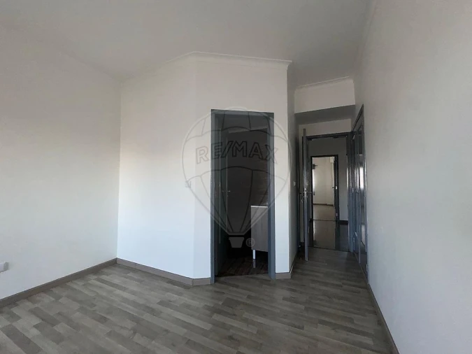 Apartamento T3 para Arrendamento em São João Baptista Foto 5