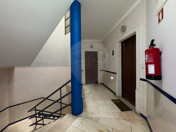 Apartamento T3 para Arrendamento em São João Baptista Foto 11