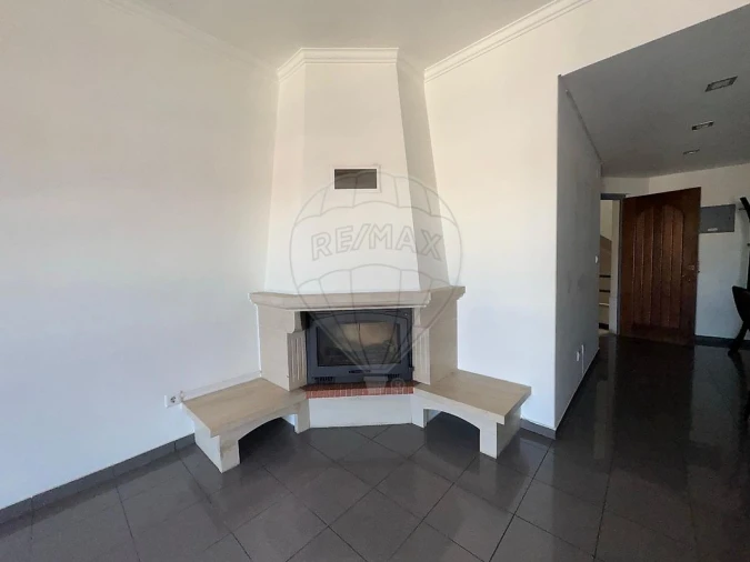 Apartamento T3 para Arrendamento em São João Baptista Foto 13