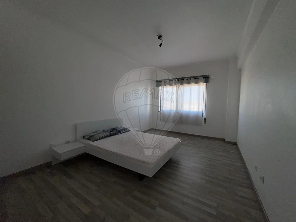 Apartamento T3 para Arrendamento em São João Baptista Foto 12