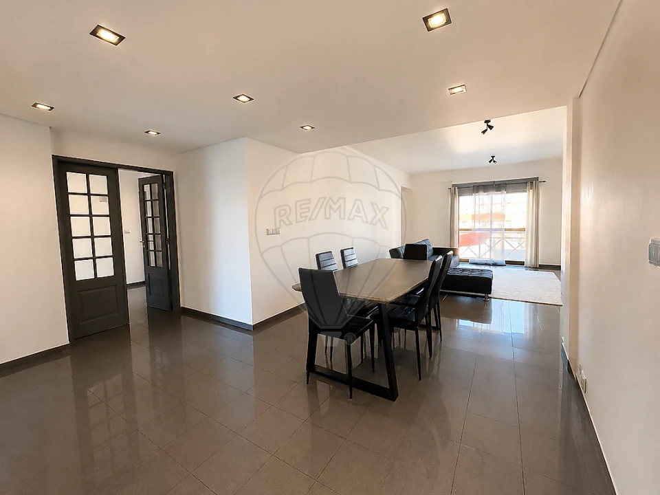 Apartamento T3 para Arrendamento em São João Baptista Foto 17