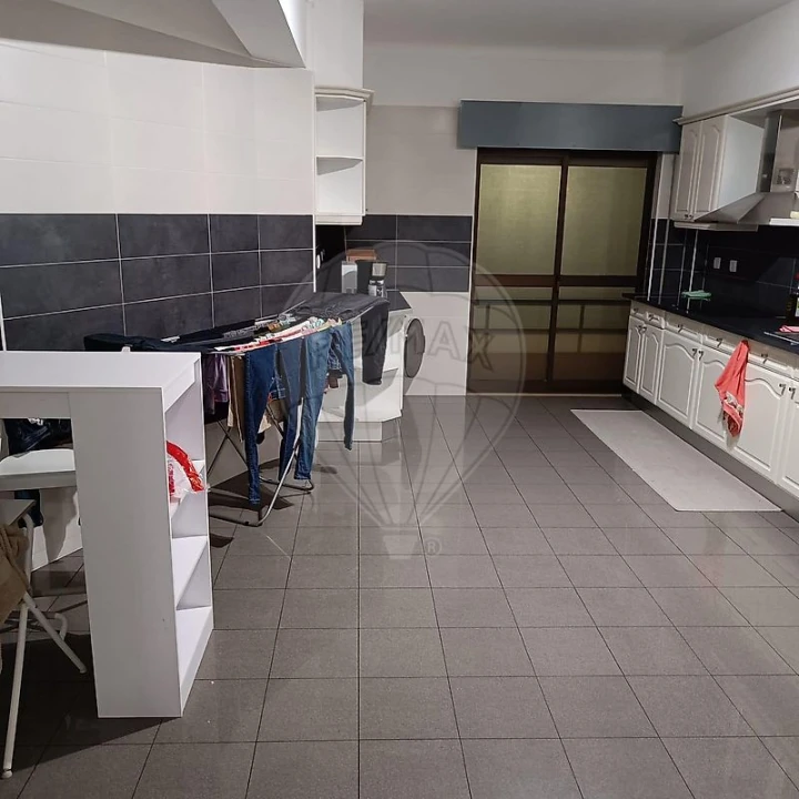 Apartamento T3 para Arrendamento em São João Baptista Foto 1