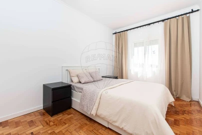 Apartamento T2 para Arrendamento em Olivais