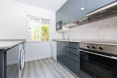 Apartamento T2 para Arrendamento em Olivais