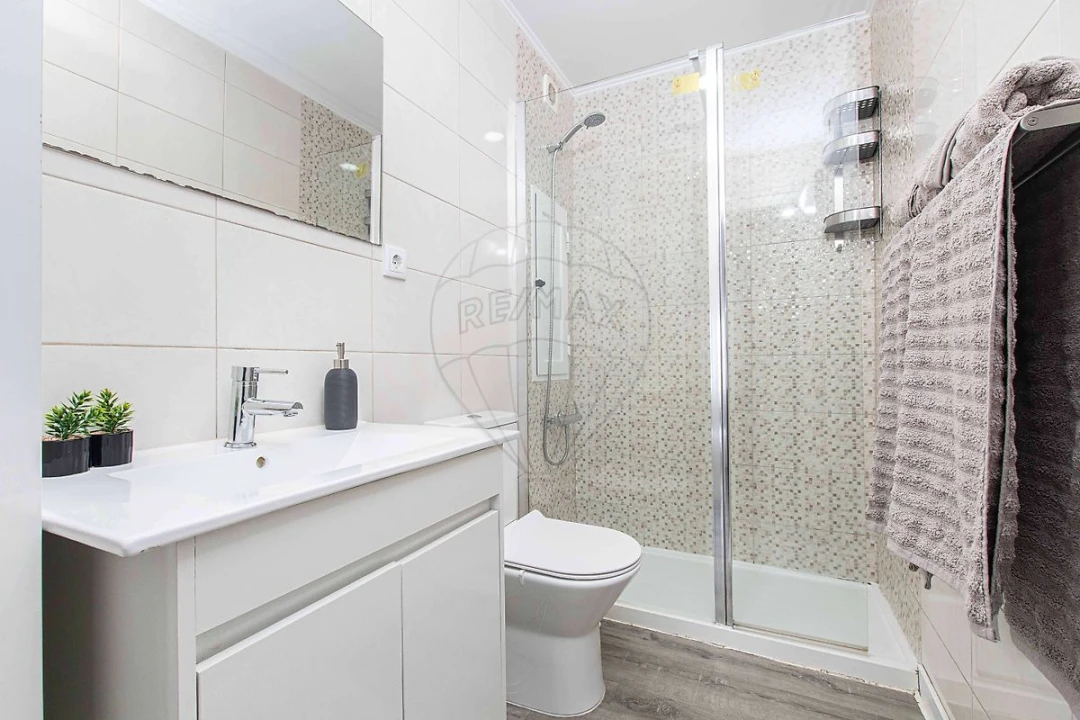 Apartamento T2 para Arrendamento em Olivais Foto 8