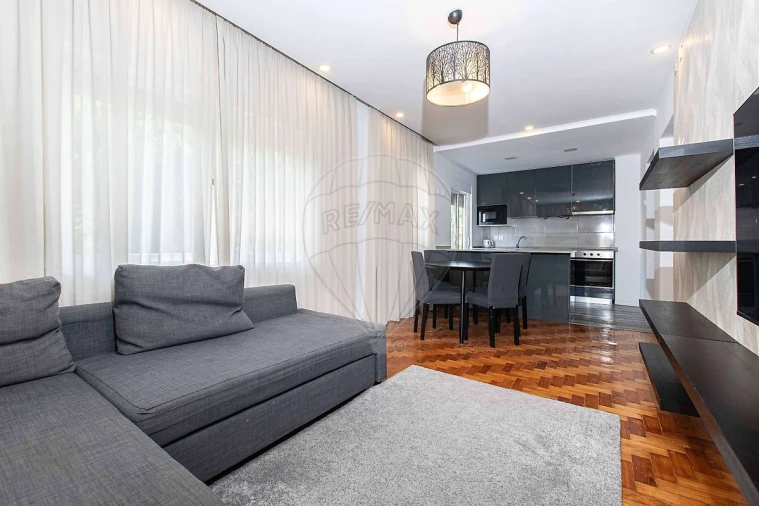 Apartamento T2 para Arrendamento em Olivais Foto 13